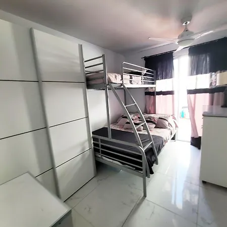 Holiday home 3 Bedroom Pool Front In