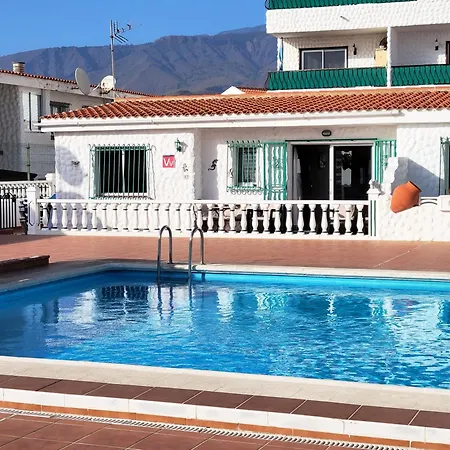 3 Bedroom Pool Front In Holiday home