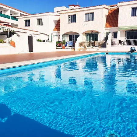 Holiday home 3 Bedroom Pool Front In