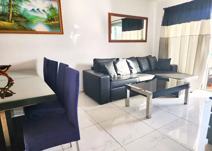 Vakantiehuis 3 Bedroom Pool Front In Costa Adeje (Tenerife)