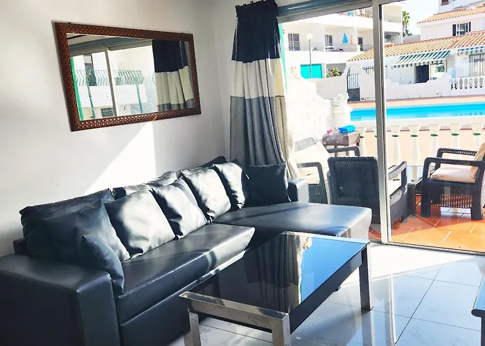 3 Bedroom Pool Front In *