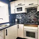 3 Bedroom Pool Front In 阿德耶