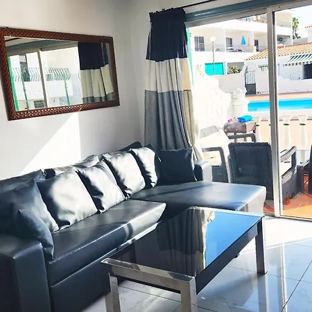 3 Bedroom Pool Front In *