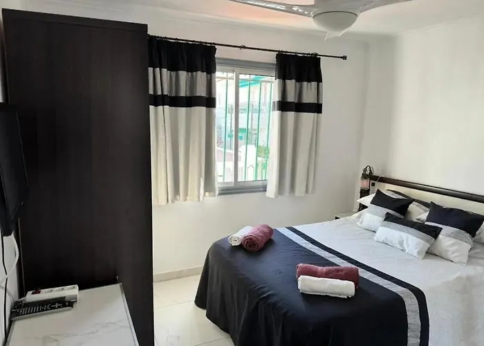 3 Bedroom Pool Front In *